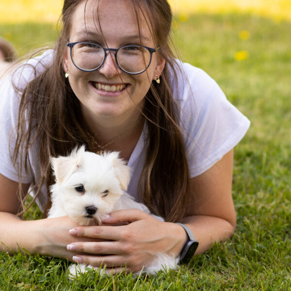 Alicia Wölk mit Hund
